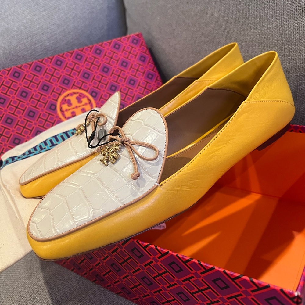 NEW Tory Burch Yellow & Cream Two Tone Bow Charm Loafers - Picture 5 of 8
